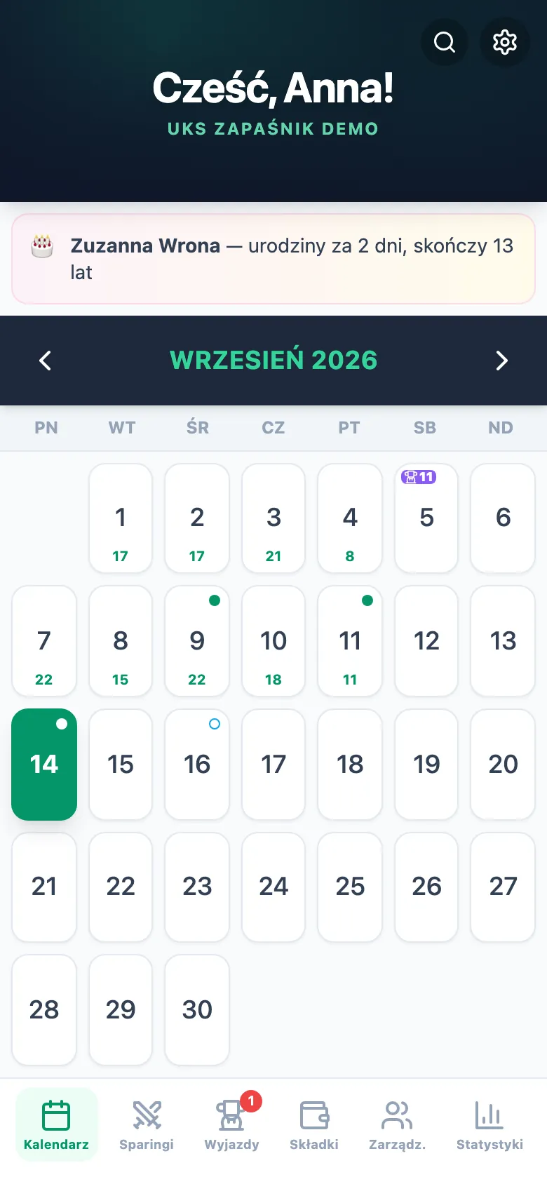 Kalendarz treningów w aplikacji Matownik: wrzesień 2026, liczby obecnych przy dniach i baner urodzin